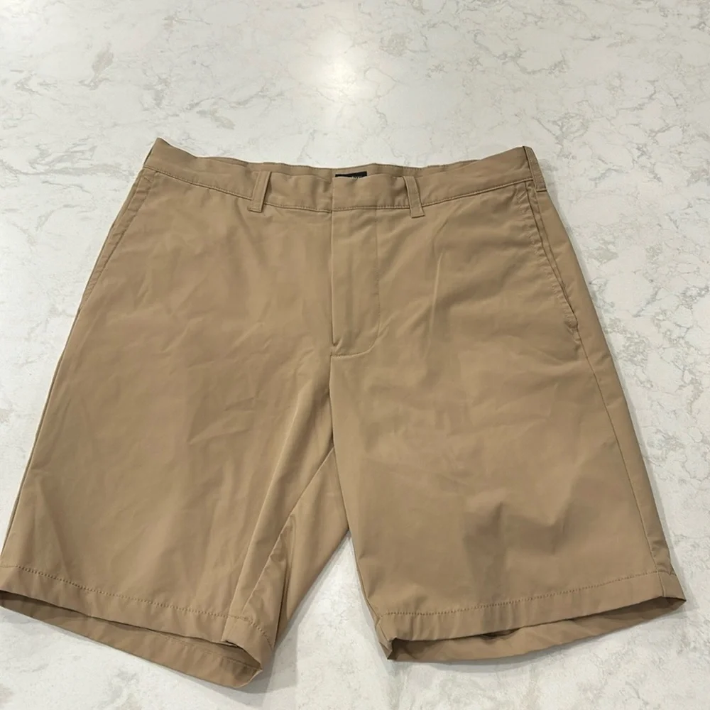 NWT J. Crew Men’s Tech Shorts 9'' Inseam Performance Classic Fit Khaki Size 31